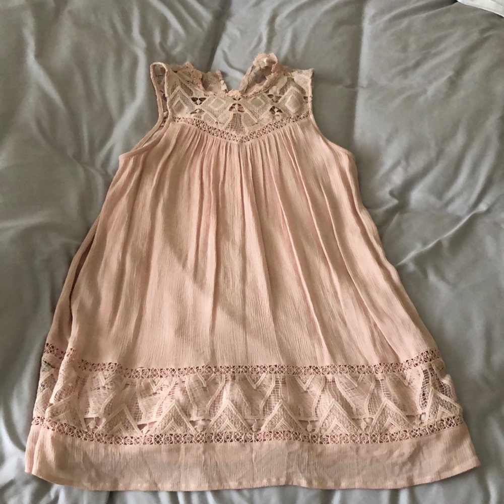 Super cute blush pink dress size M.